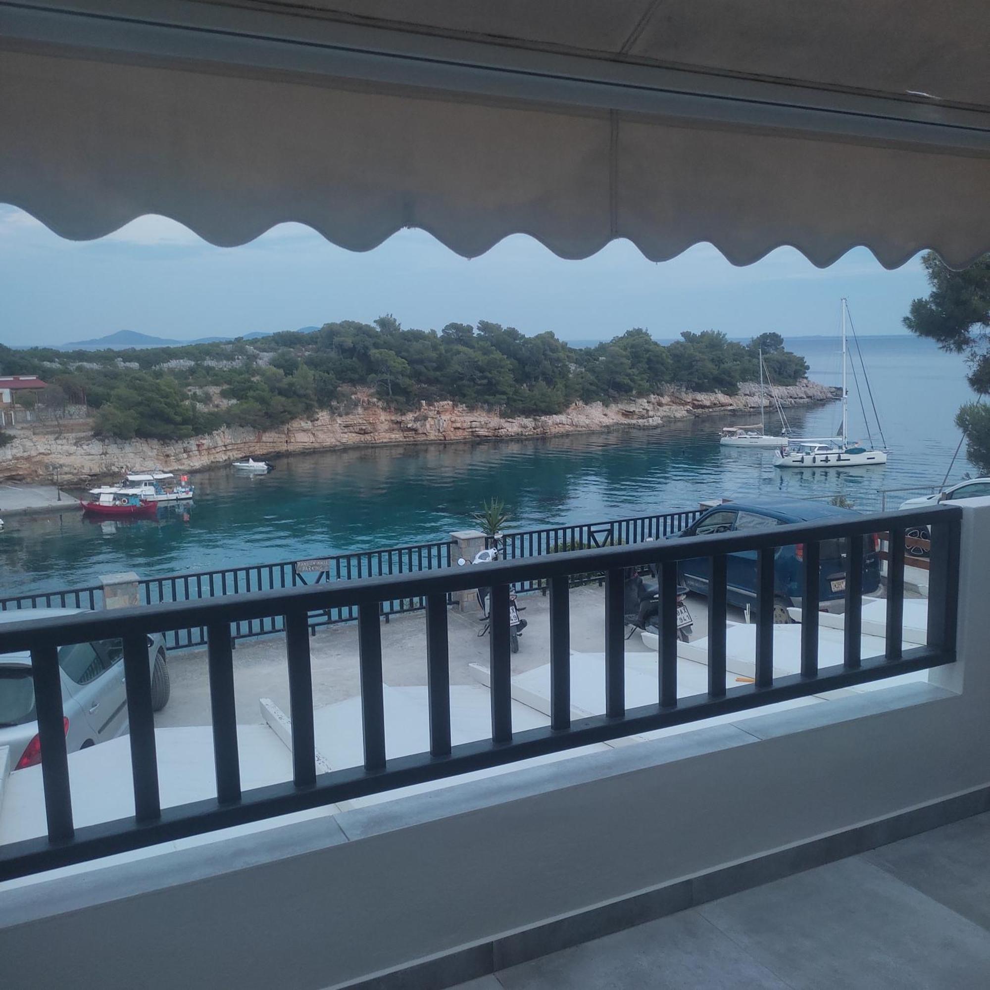 Apartmán Pansion Nikos Patitiri Exteriér fotografie