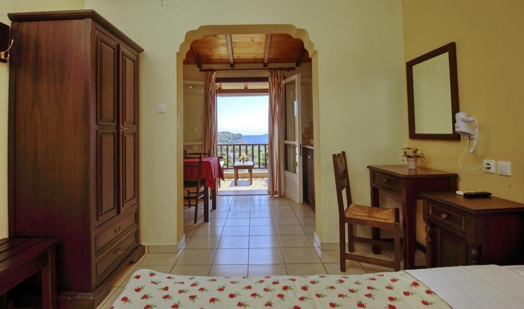 Apartmán Pansion Nikos Patitiri Exteriér fotografie